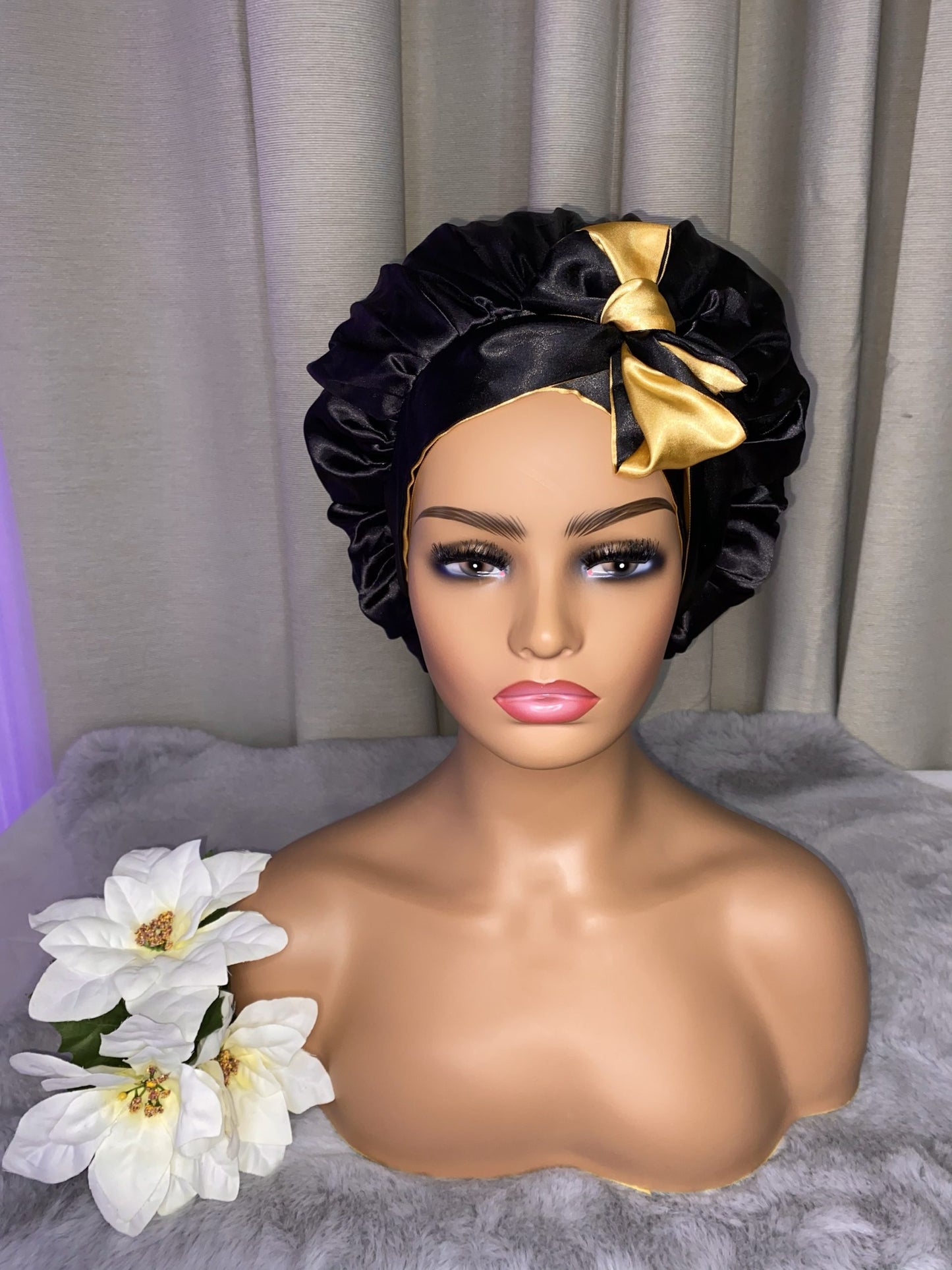 SATIN TIE-BONNET (REVERSIBLE)