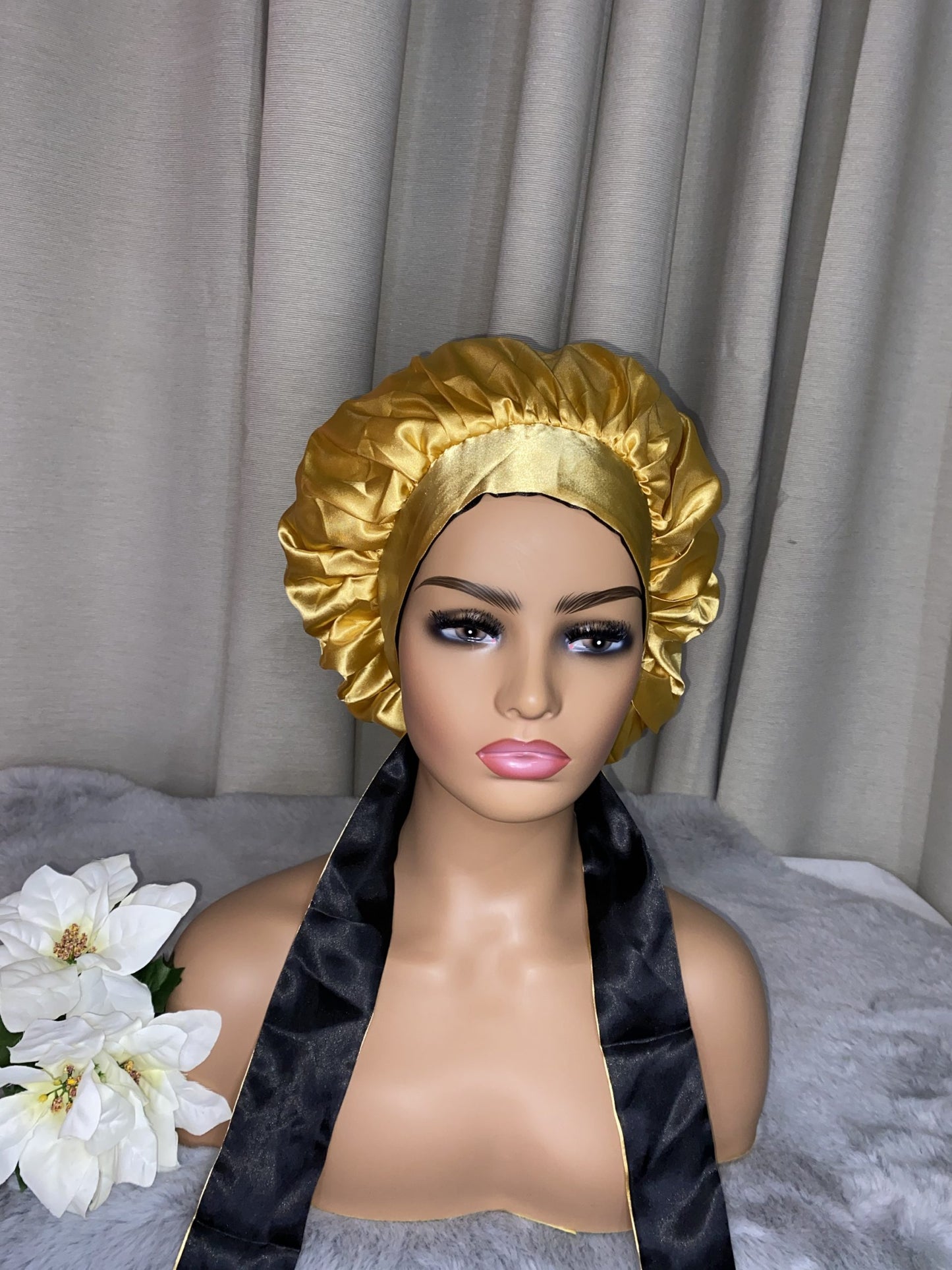 SATIN TIE-BONNET (REVERSIBLE)