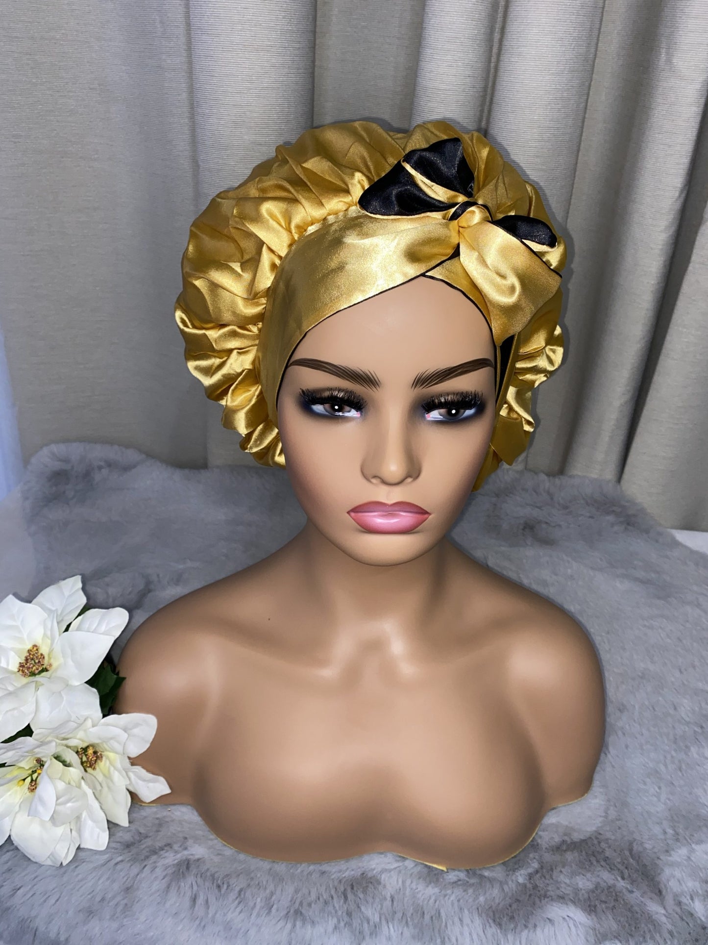 SATIN TIE-BONNET (REVERSIBLE)